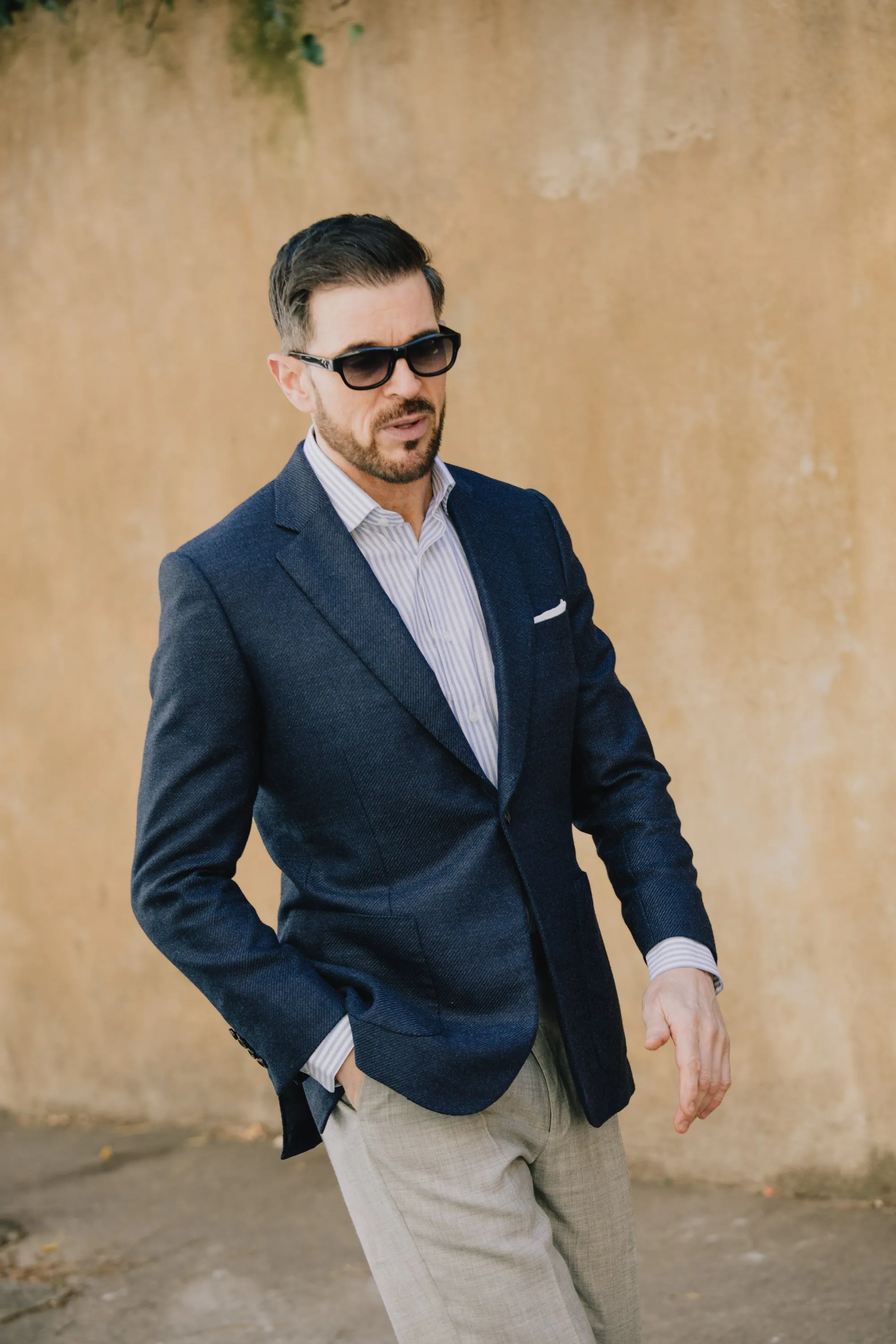 Single Breasted Notch Lapel Jacket in Navy Anniversary Wool