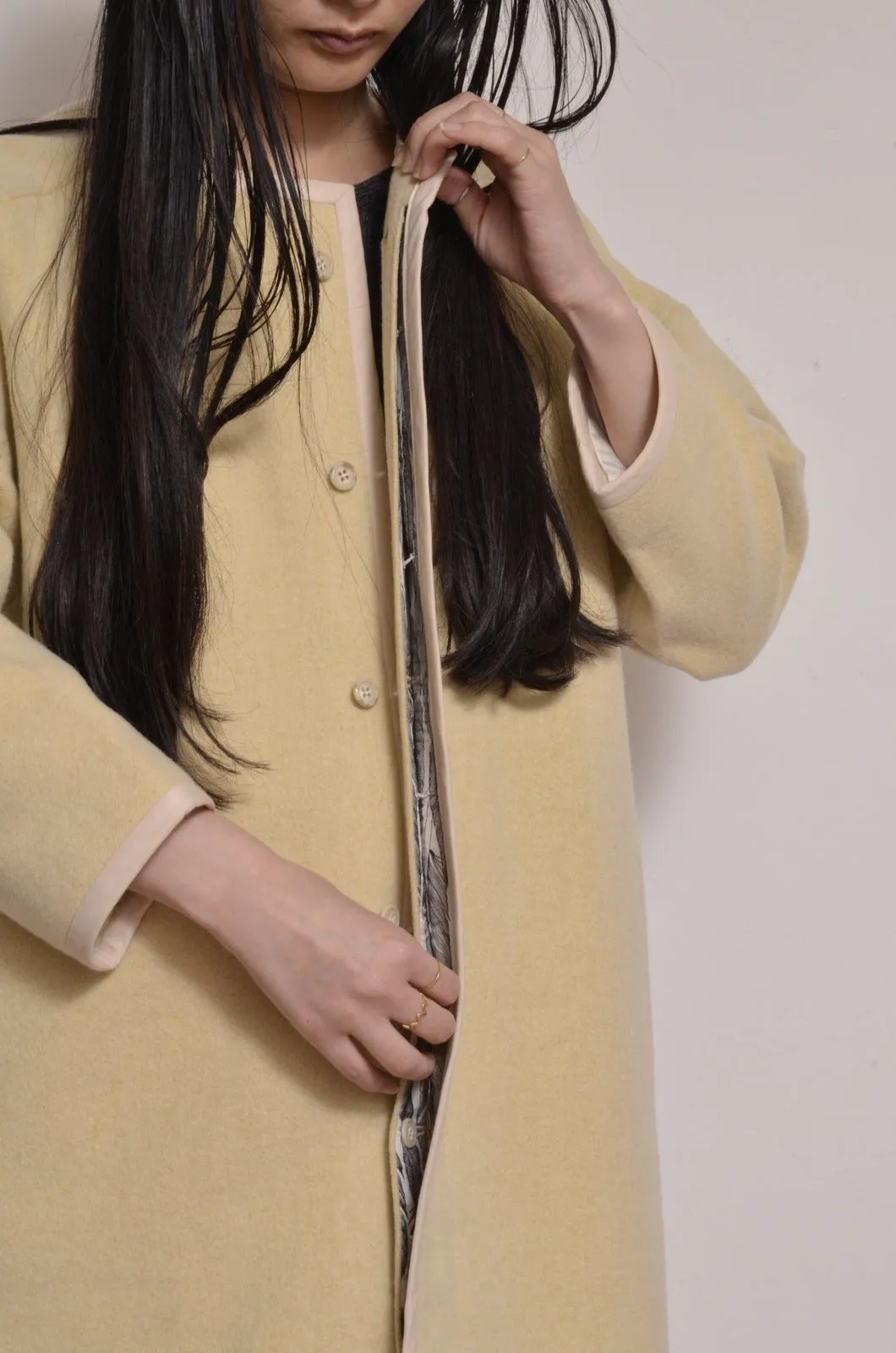 WOOL MOSSA FLAPS COAT/YELLOW_02